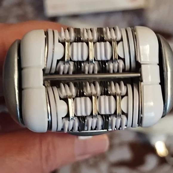 Emjoi Brand eRase e60 Epilator